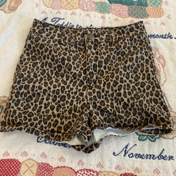 Alter’d State Cheetah Shorts - Picture 1 of 2